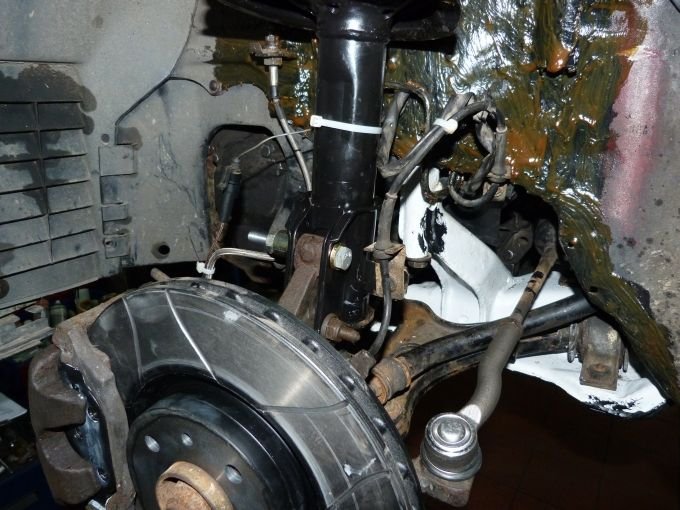 060_neues_fahrwerk_und_bremse_vorne_links_detail_28-05-2013.jpg