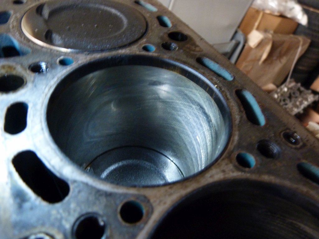 118_Überholung Ersatzmotor_Kurbelgehäuse_04-2015.jpg