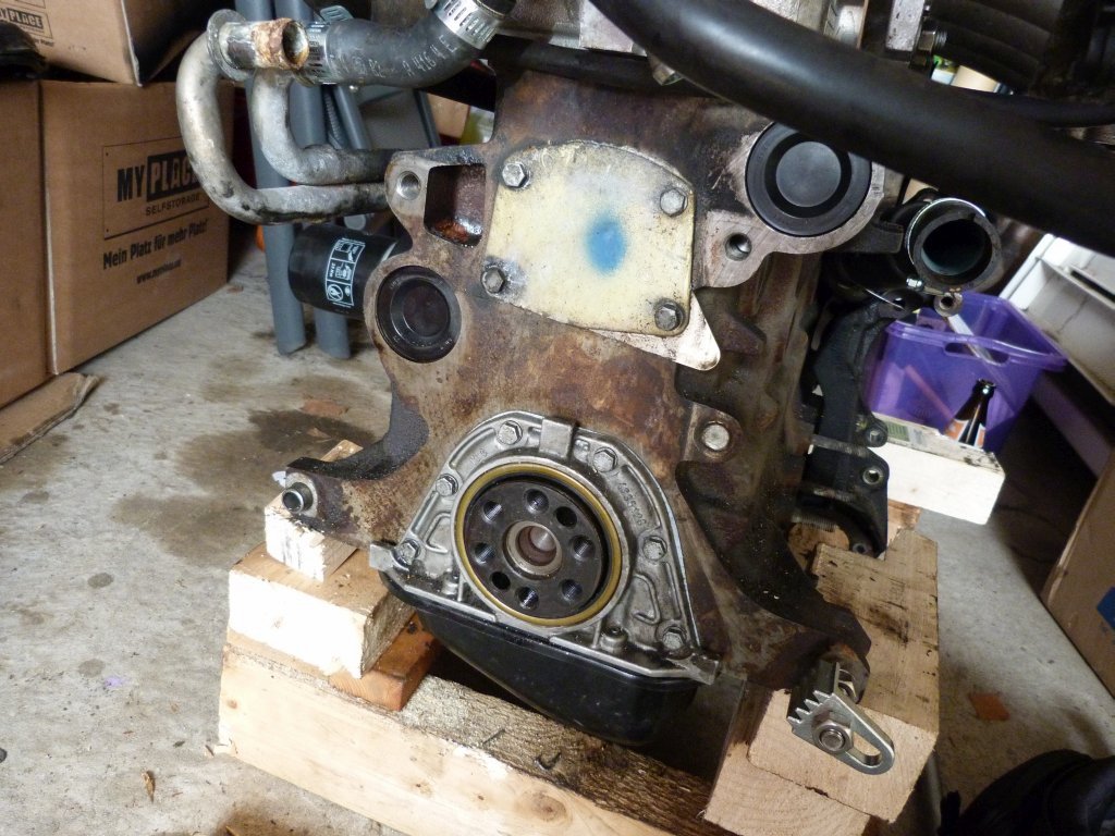 129_Zusammenbau Ersatzmotor_Getriebeseite_neue Simmerringe und Deckel_05-2015.jpg