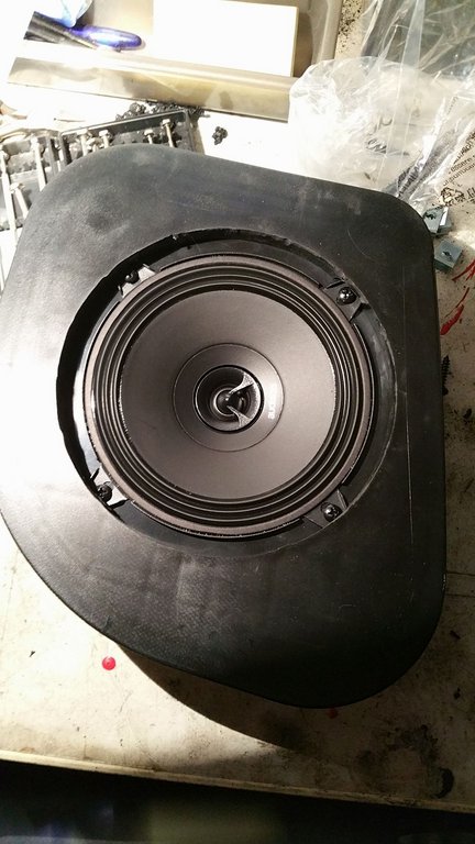 277_Hifi-Umbau 2018_Im original Einbauplatz für die Hutablage.jpg