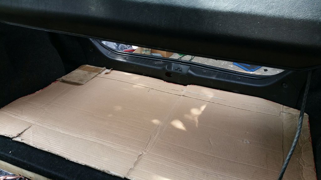 308_Hifi-Umbau 2018_Schablone für Kofferraumboden.jpg
