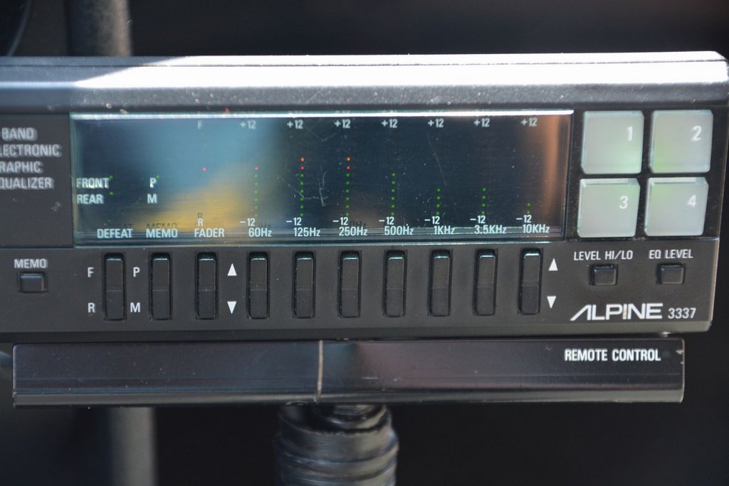 326_Hifi-Umbau 2018_Soundverbieger - Alpine 3337 Schwanenhals-Equalizer von 1990.jpg