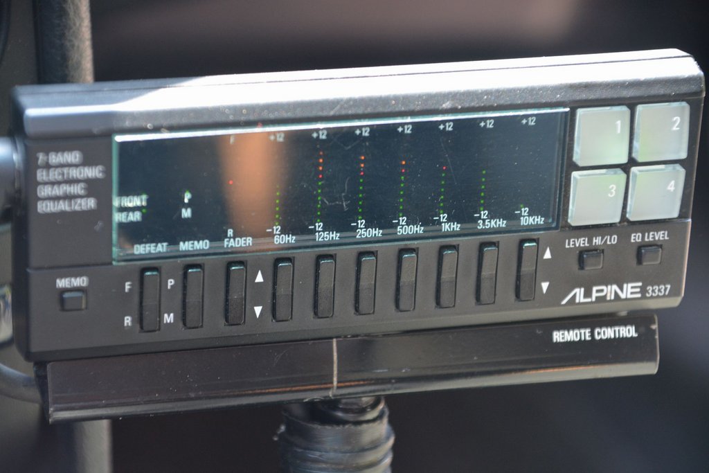 327_Hifi-Umbau 2018_Soundverbieger - Alpine 3337 Schwanenhals-Equalizer von 1990.jpg
