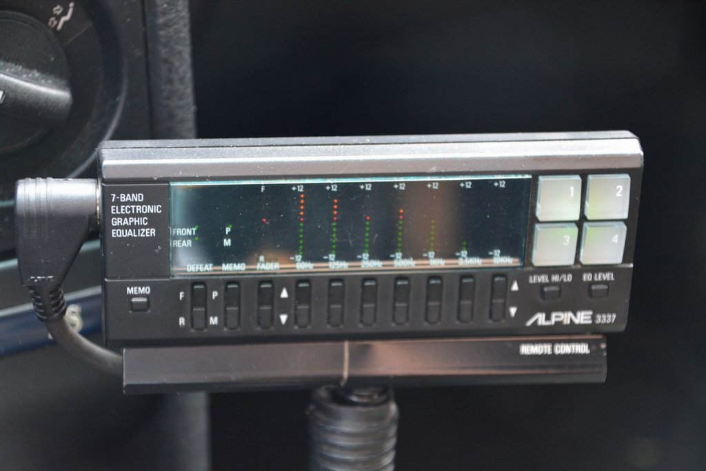 328_Hifi-Umbau 2018_Soundverbieger - Alpine 3337 Schwanenhals-Equalizer von 1990.jpg